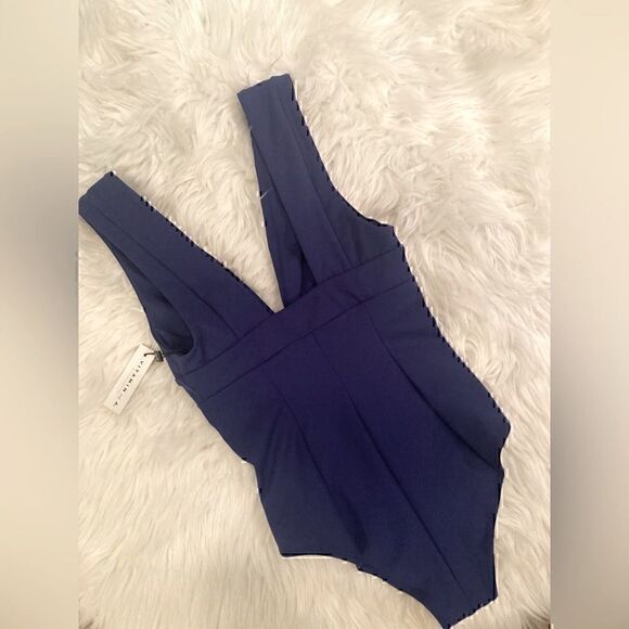 NWT Vitamin A ‘Aria’ One-Piece BioSculpt Swimsuit Size S (6) - Picture 4 of 10